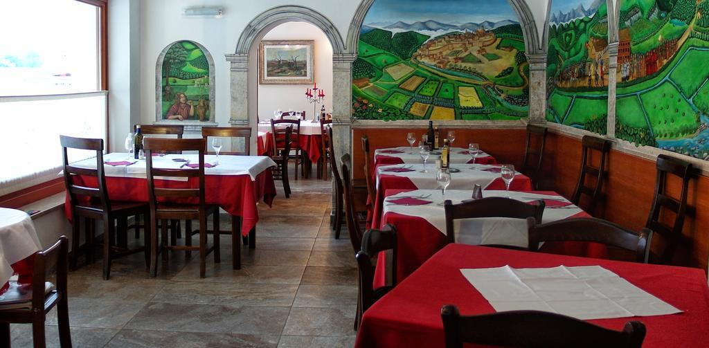 פלטרה Locanda Del Re מראה חיצוני תמונה
