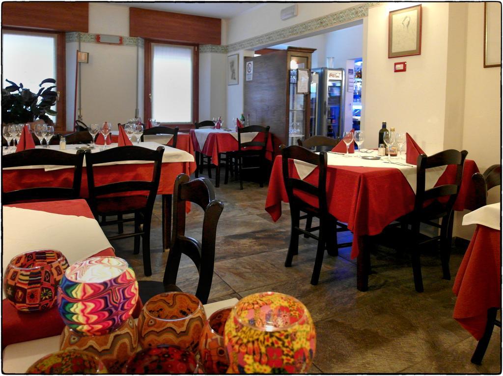 פלטרה Locanda Del Re מראה חיצוני תמונה